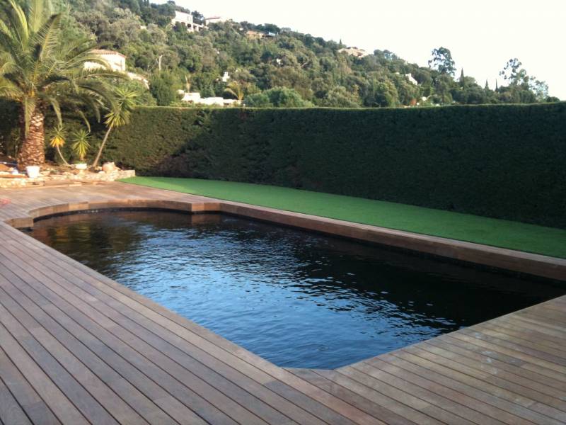 Réalisation d'une terrasse sur sol dur à Cavalaire sur Mer dans le Var