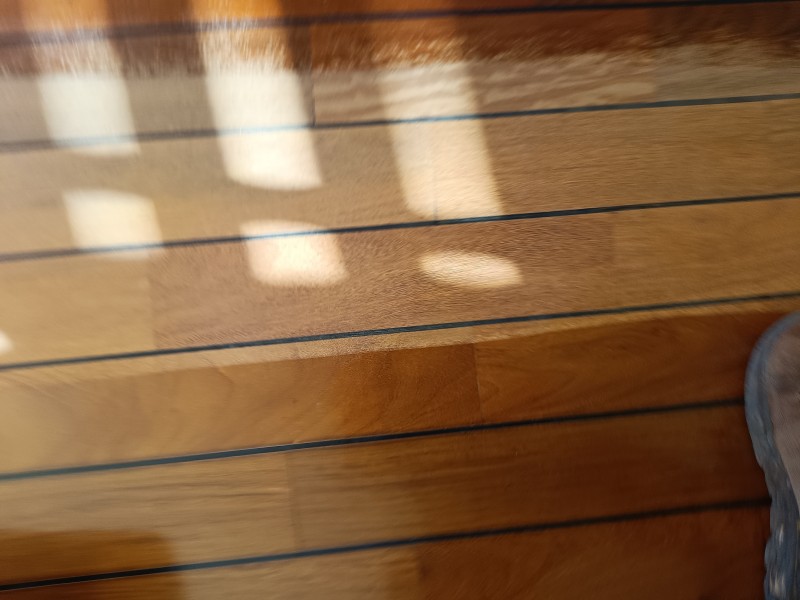 Entretenir mon parquet avec un ponçage et application d'un vernis protecteur à Aix-en-Provence 13100 ?