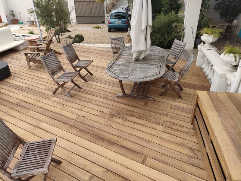 Construction de terrasse en bois Cumaru par Parquets Phocéens dans les Bouches du Rhône
